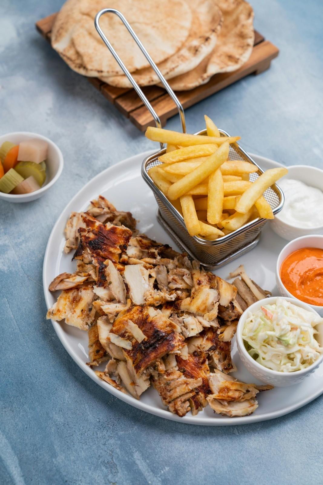Chicken Shawarma Chips and Salad
